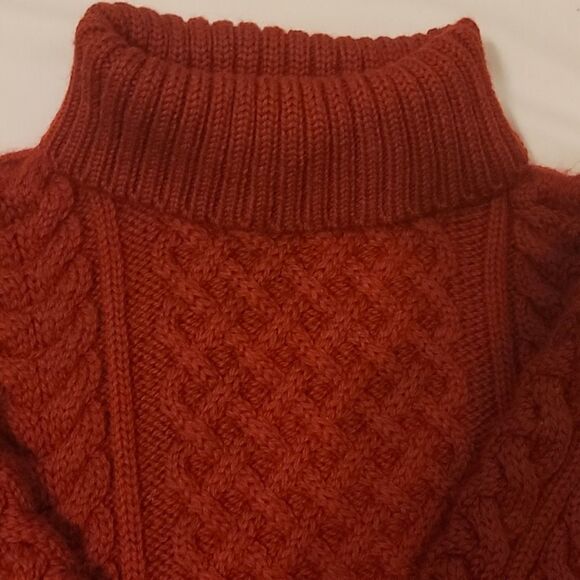 - Callan country collection turtleneck sweater size small. - Picture 2 of 6
